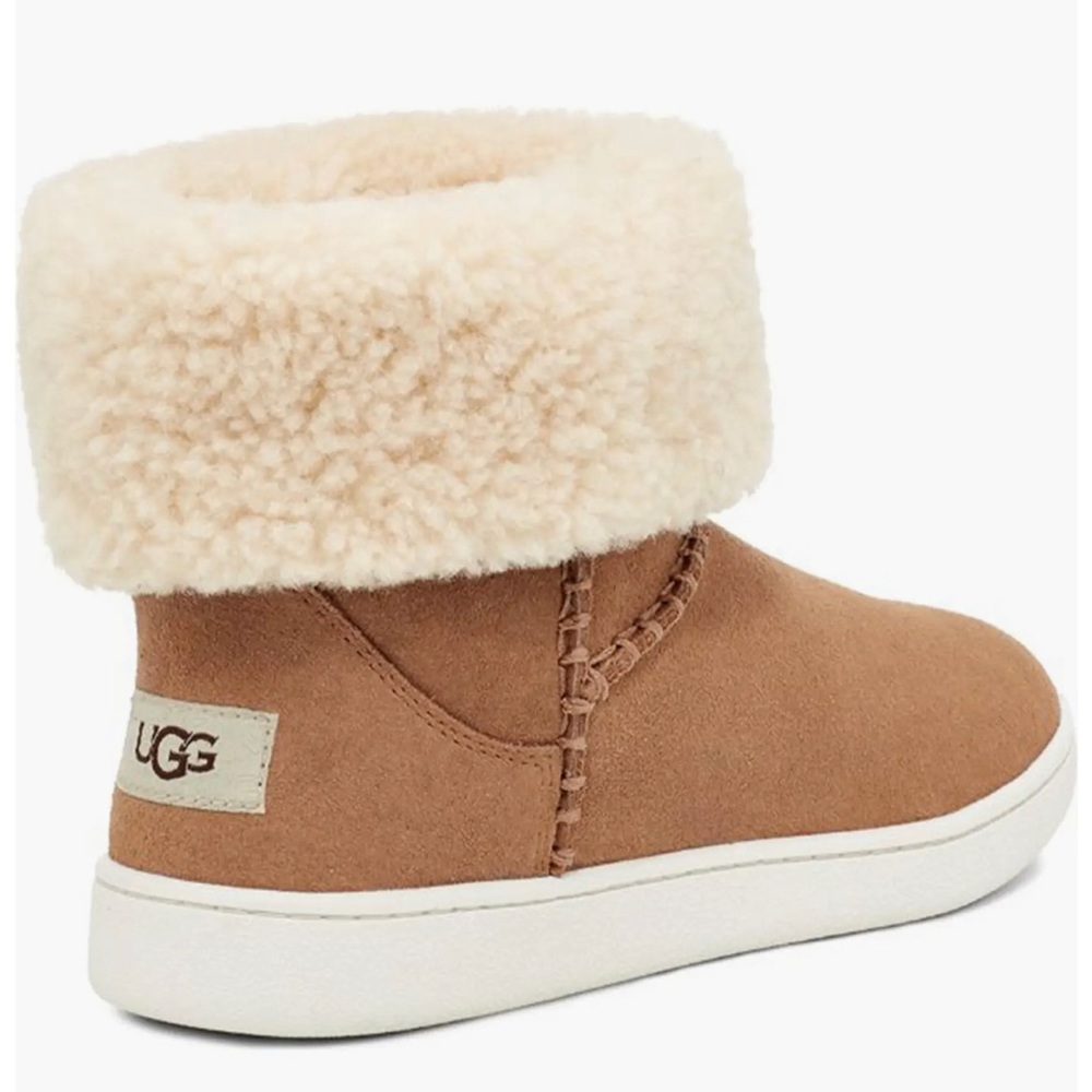 NIB UGG WOMEN'S MIKA SUEDE
SHEARLING LINED SNEAKER SLIPPER
BOOTIES CHESTNUT